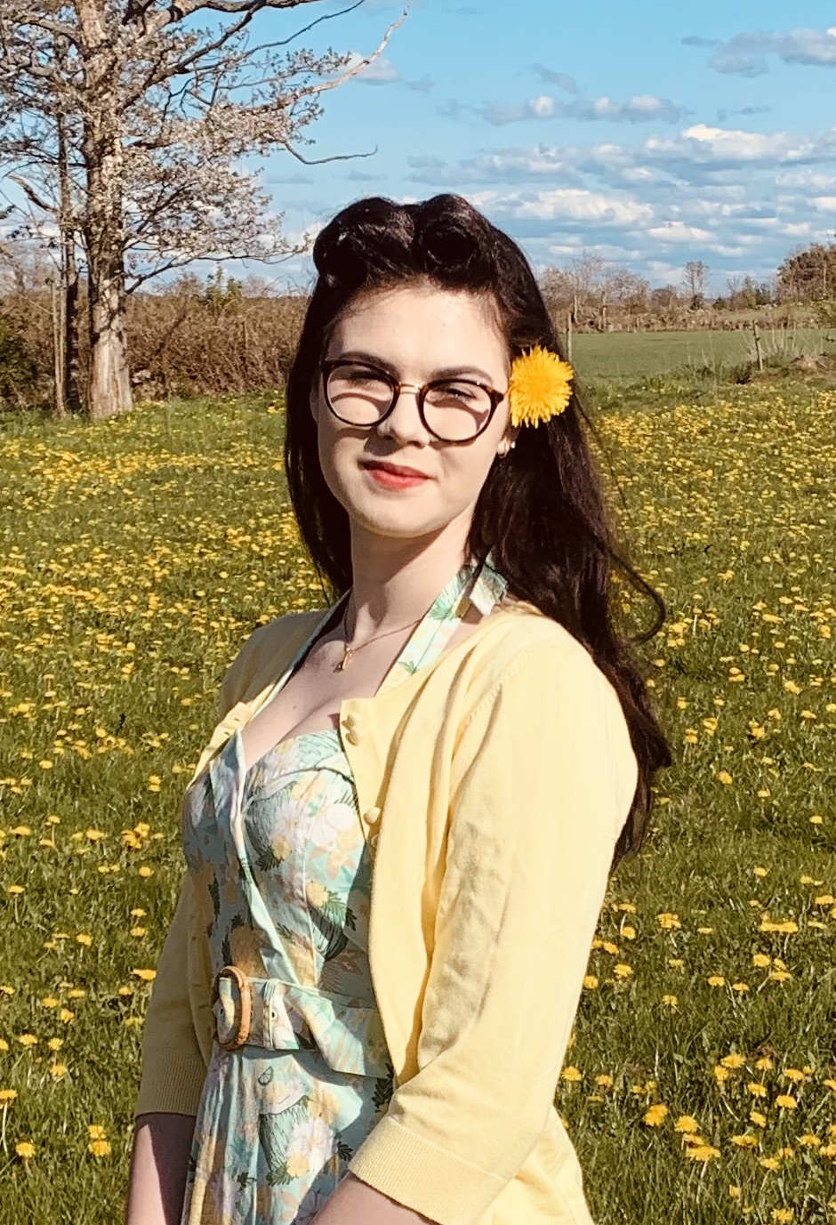 Bild av Carlotta i solen med en 50-tals etetisk